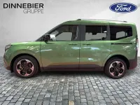 Neu Ford Tourneo Courier Titanium 100 kW (136 PS) 2025 Grün (metallic) Van / Kleinbus