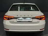 Gebraucht Skoda Superb Style 200 PS (147 kW) 2022 Moonweiss metallic Limousine