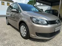 Gebraucht VW Touran Trendline 105 PS (77 kW) 2015 Titanium beige metallic Van / Kleinbus