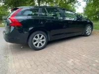 Gebraucht Volvo V60 116 PS (85 kW) 2011 Schwarz Kombi