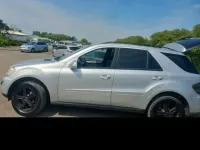 Gebraucht Mercedes ML350 211 PS (155 kW) 2010 Silber SUV