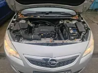 Gebraucht Opel Astra 140 PS (102 kW) 2012 Silber Kombi
