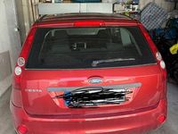 Gebraucht Ford Fiesta Ambiente 60 PS (44 kW) 2007 Rot Kleinwagen