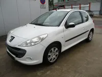 Gebraucht Peugeot 206+ Basis 60 PS (44 kW) 2009 Weiß Kleinwagen