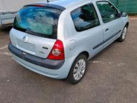 Gebraucht Renault Clio II 58 PS (42 kW) 2003 Silber Kleinwagen