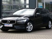Gebraucht Volvo V60 Momentum 150 PS (110 kW) 2019 Onyx black Kombi