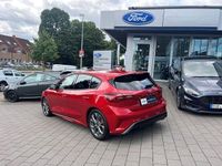 Gebraucht Ford Focus ST-Line X 116 PS (85 kW) 2024 Rot Limousine