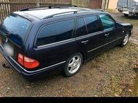 Gebraucht Mercedes E230 Avantgarde 150 PS (110 kW) 1996 Violet Kombi