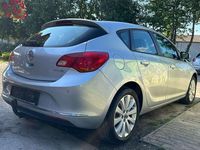 Gebraucht Opel Astra Active 101 PS (74 kW) 2013 Grau Kleinwagen