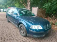 Gebraucht VW Passat 101 PS (74 kW) 2005 Blau Kombi