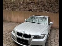 Gebraucht BMW 320 177 PS (130 kW) 2009 Grau Limousine
