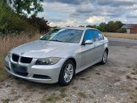 Gebraucht BMW 318 122 PS (89 kW) 2007 Silber Limousine