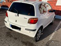 Gebraucht Toyota Yaris 65 PS (47 kW) 2005 Weiß Kleinwagen