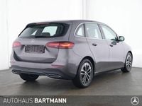 Gebraucht Mercedes B200 Progressive 163 PS (119 kW) 2024 Lack mountaingrau Van / Kleinbus