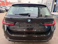 Gebraucht BMW 320 190 PS (139 kW) 2022 Black sapphire metallic Kombi