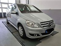 Gebraucht Mercedes B160 95 PS (69 kW) 2010 Silber Van / Kleinbus