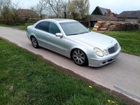 Gebraucht Mercedes E220 150 PS (110 kW) 2002 Silber Limousine