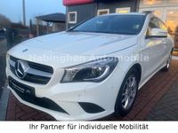 Gebraucht Mercedes CLA200 Shooting Brake 156 PS (114 kW) 2015 Weiß Kombi