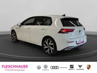 Gebraucht VW Golf VIII Style 150 PS (110 kW) 2024 Weiss Limousine