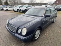 Gebraucht Mercedes E200 136 PS (100 kW) 1997 Blau Limousine