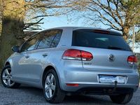 Gebraucht VW Golf VI Team 105 PS (77 kW) 2010 Silber Kleinwagen