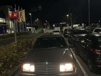 Gebraucht Mercedes E230 132 PS (97 kW) 1987 Limousine