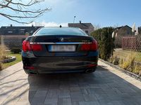 Gebraucht BMW 740 306 PS (225 kW) 2012 Grau Limousine