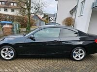 Gebraucht BMW 320 170 PS (125 kW) 2009 Schwarz Coupé