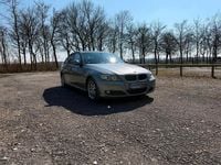 Gebraucht BMW 318 143 PS (105 kW) 2011 Grau Limousine