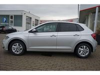 Gebraucht VW Polo Style 110 PS (80 kW) 2022 Reflexsilbermet. (metallic) Kleinwagen