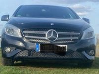 Gebraucht Mercedes A180 109 PS (80 kW) 2015 Schwarz Limousine