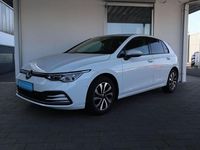Gebraucht VW Golf VIII Active 150 PS (110 kW) 2023 Weiß Limousine