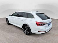 Gebraucht Skoda Superb Style 150 PS (110 kW) 2023 Moonweiss metallic Kombi