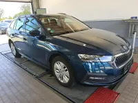 Gebraucht Skoda Octavia Ambition 131 PS (96 kW) 2022 Blau Limousine