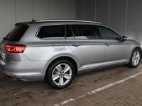 Gebraucht VW Passat Elegance 200 PS (147 kW) 2022 Pyritsilber (metallic) Kombi