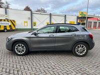 Gebraucht Mercedes GLA200 156 PS (114 kW) 2017 Grau SUV