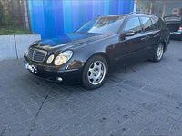 Second-hand Mercedes E220 150 CP (110 kW) 2004 Negru Break