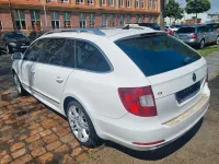 Używany Skoda Superb Elegance 170 KM (125 kW) 2012 Biały Kombi