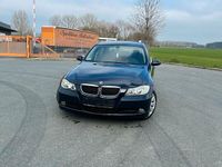 Gebraucht BMW 320 170 PS (125 kW) 2008 Blau Limousine