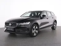 Używany Volvo V60 CC Plus 197 KM (144 kW) 2023 Czarny Kombi