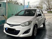 Gebraucht Hyundai i20 85 PS (62 kW) 2013 Weiß Kleinwagen