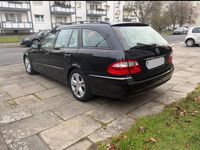 Gebraucht Mercedes E240 177 PS (130 kW) 2004 Schwarz Kombi
