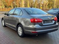 Gebraucht VW Jetta Trendline 105 PS (77 kW) 2011 Grau Limousine