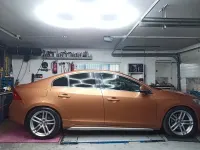 Gebraucht Volvo S60 330 PS (242 kW) 2010 Orange Limousine