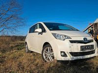 Gebraucht Toyota Verso-S 100 PS (73 kW) 2012 Weiß Van / Kleinbus