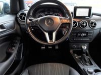 Gebraucht Mercedes B200 156 PS (114 kW) 2013 Blau metallic Van / Kleinbus