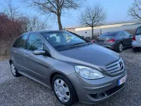 Gebraucht Mercedes B180 109 PS (80 kW) 2005 Grau Van / Kleinbus