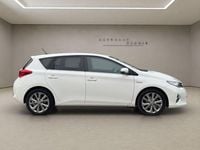 Gebraucht Toyota Auris Hybrid Life+ 108 PS (79 kW) 2013 Weiß Limousine