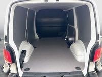 Gebraucht VW T6.1 150 PS (110 kW) 2024 Candyweiß Van