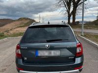 Gebraucht Skoda Octavia Scout 184 PS (135 kW) 2016 Grau Kombi